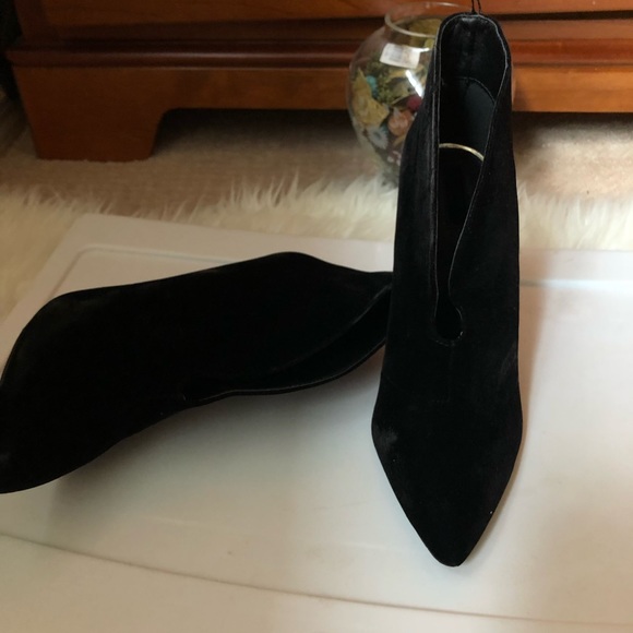 Forever 21 Cut Out Heeled Booties. Sz 10 - Picture 8 of 8